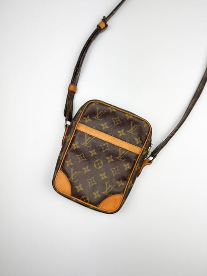 Louis Vuitton Danube Monogram Shoulderbag Brown