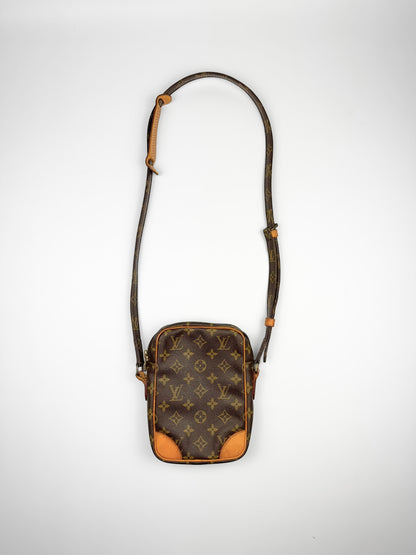 Louis Vuitton Danube Monogram Shoulderbag Brown