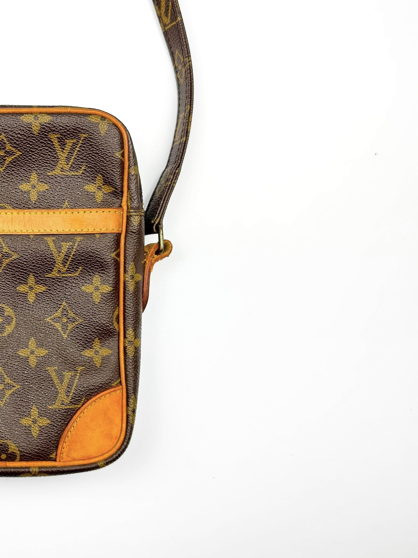 Louis Vuitton Danube Monogram Shoulderbag Brown